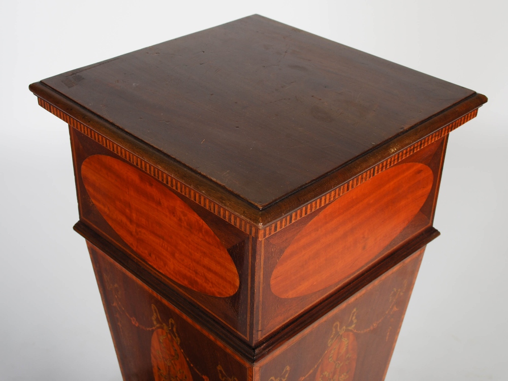 A near pair of Edwardian mahogany and marquetry inlaid pedestals, the square tops above oval - Image 4 of 5