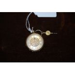AN 18CT GOLD CASED OPEN FACED POCKET WATCH WITH ROMAN NUMERAL DIAL