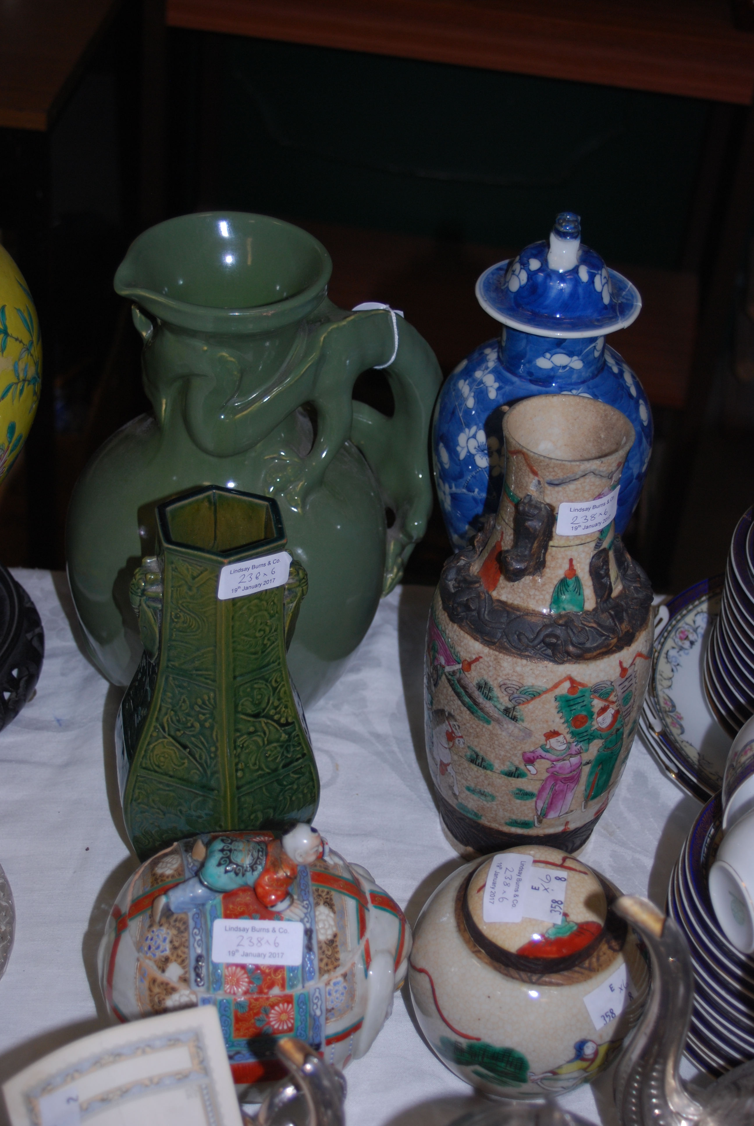 COLLECTION OF CERAMICS TO INCLUDE CHINESE BLUE AND WHITE JAR AND COVER, CHINESE CRACKLE GLAZED JAR