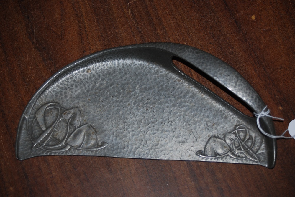 EARLY 20TH CENTURY TUDRICK PEWTER CRUMB SCOOP NO.0532