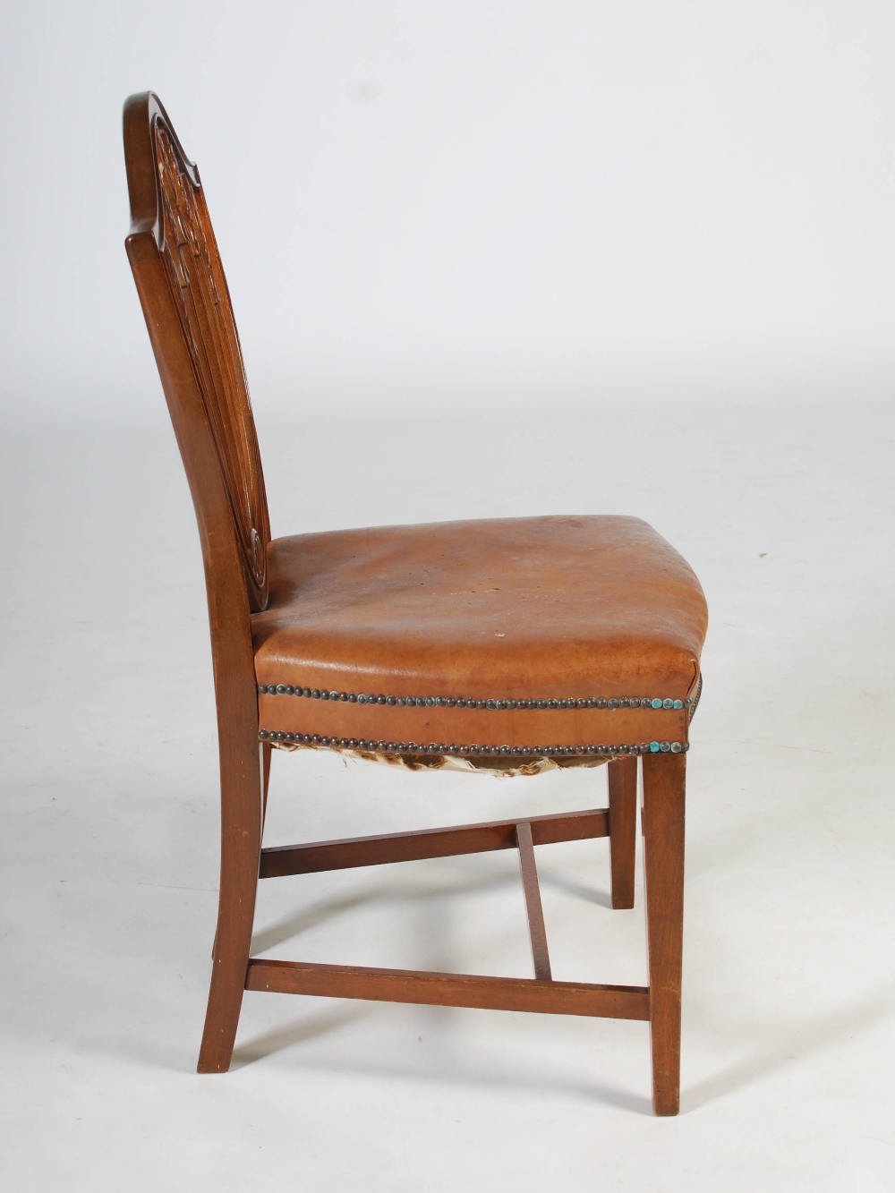 A set of ten early 20th century mahogany Hepplewhite style dining chairs, the shield shaped backs - Image 5 of 6