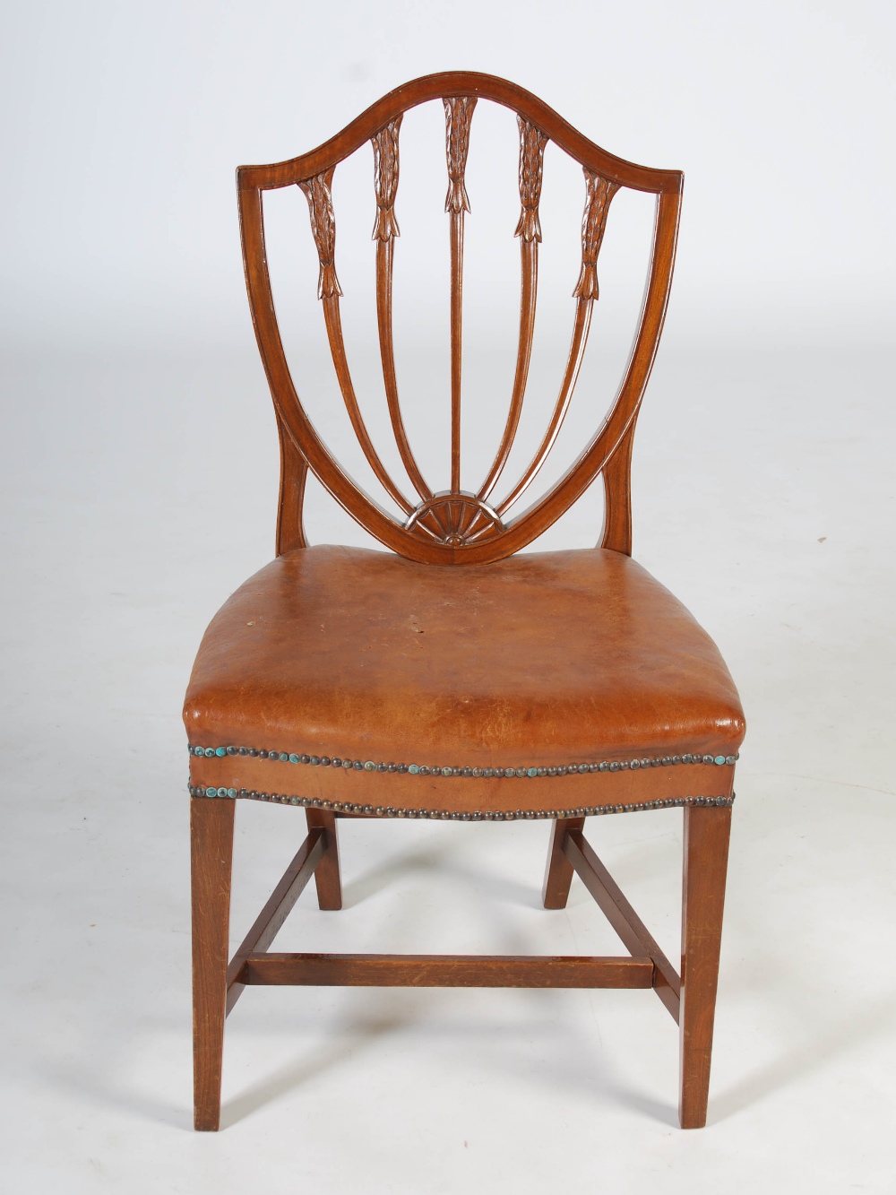 A set of ten early 20th century mahogany Hepplewhite style dining chairs, the shield shaped backs - Image 2 of 6