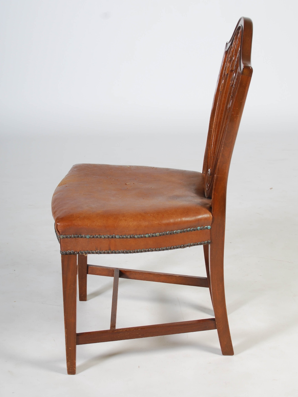 A set of ten early 20th century mahogany Hepplewhite style dining chairs, the shield shaped backs - Image 3 of 6