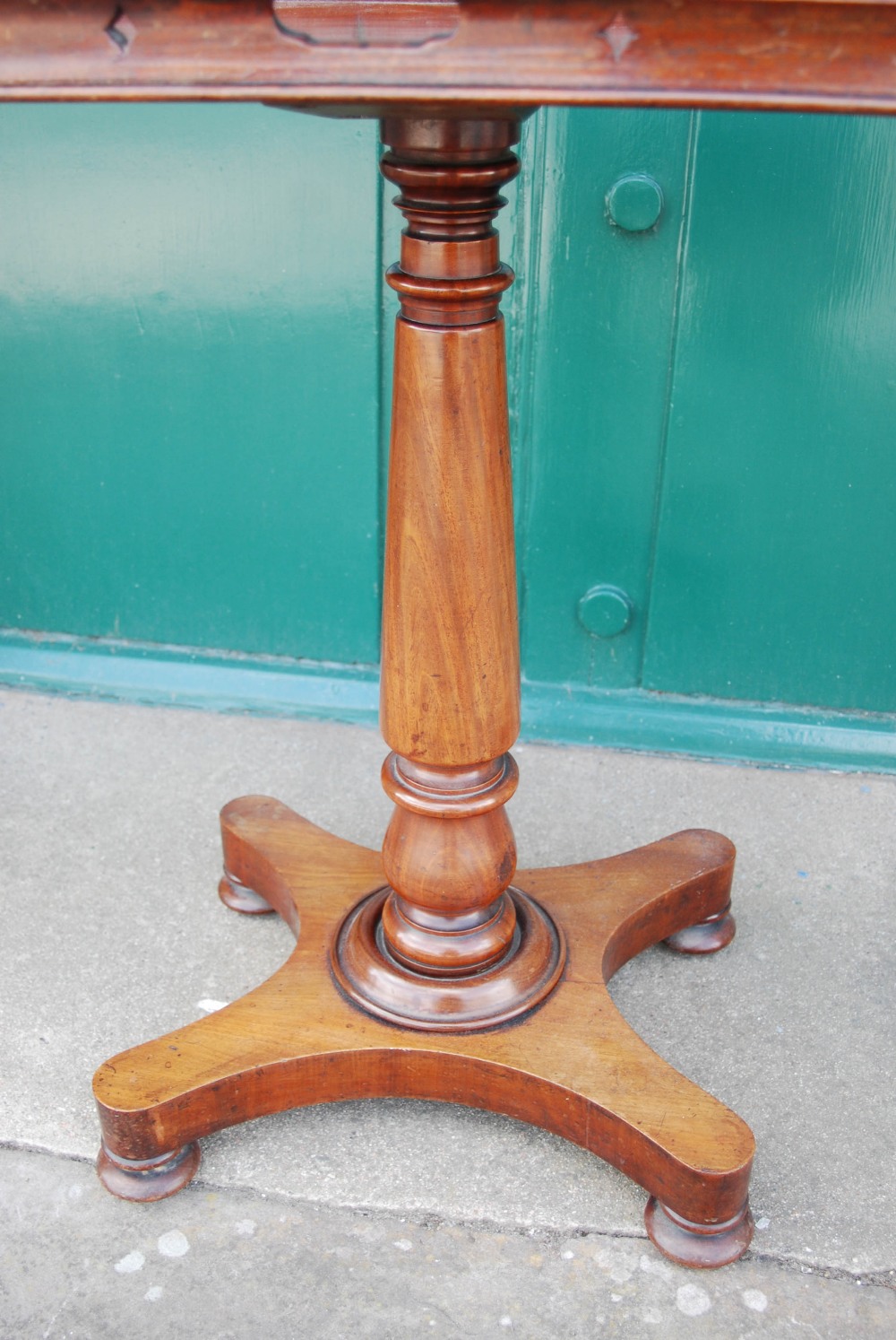 A 19th century mahogany tray top occasional table, the rectangular tray top with a pierced gallery - Image 5 of 5