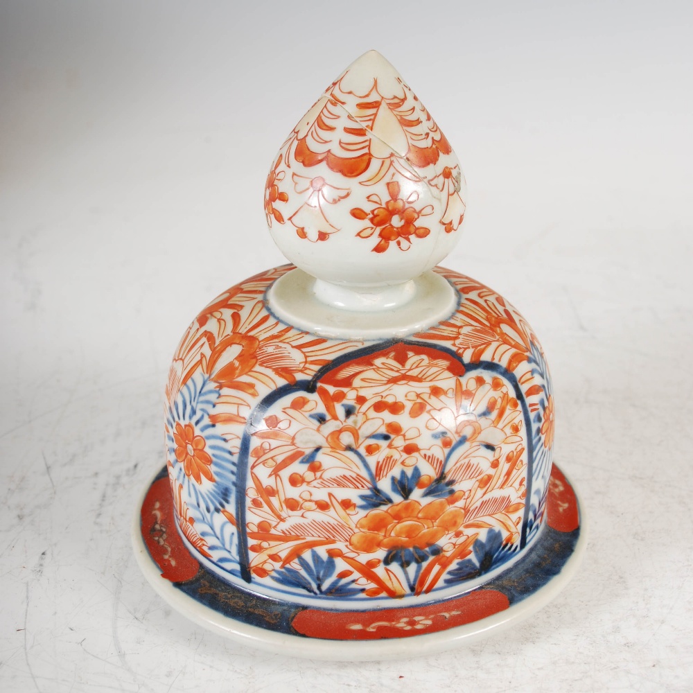 A pair of Japanese Imari porcelain jars and covers, Meiji Period, 39cm high - Image 5 of 15