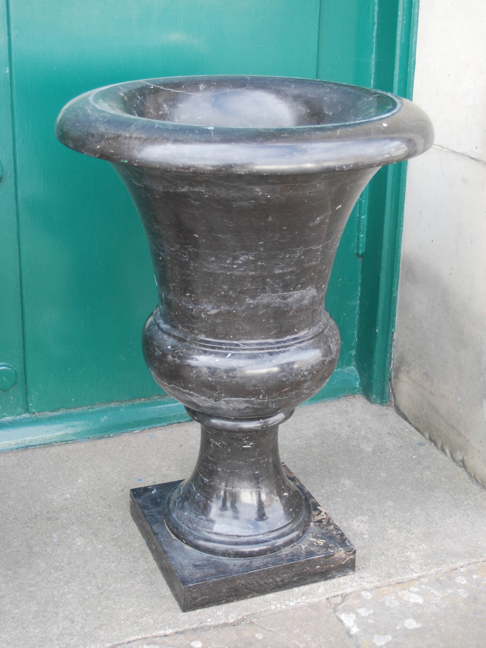 A pair of 20th century black and white veined marble urns, formed in two sections, resting on square - Image 3 of 5