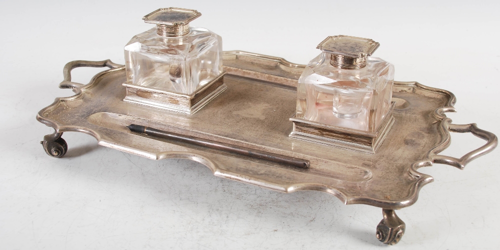 A George V silver ink stand, London, 1922, makers mark of T.B. & S. for Thomas Bradbury & Sons, of