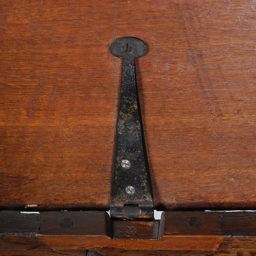 A 19th century Continental oak and ebony inlaid baroque style coffer, the hinged rectangular top - Image 6 of 6