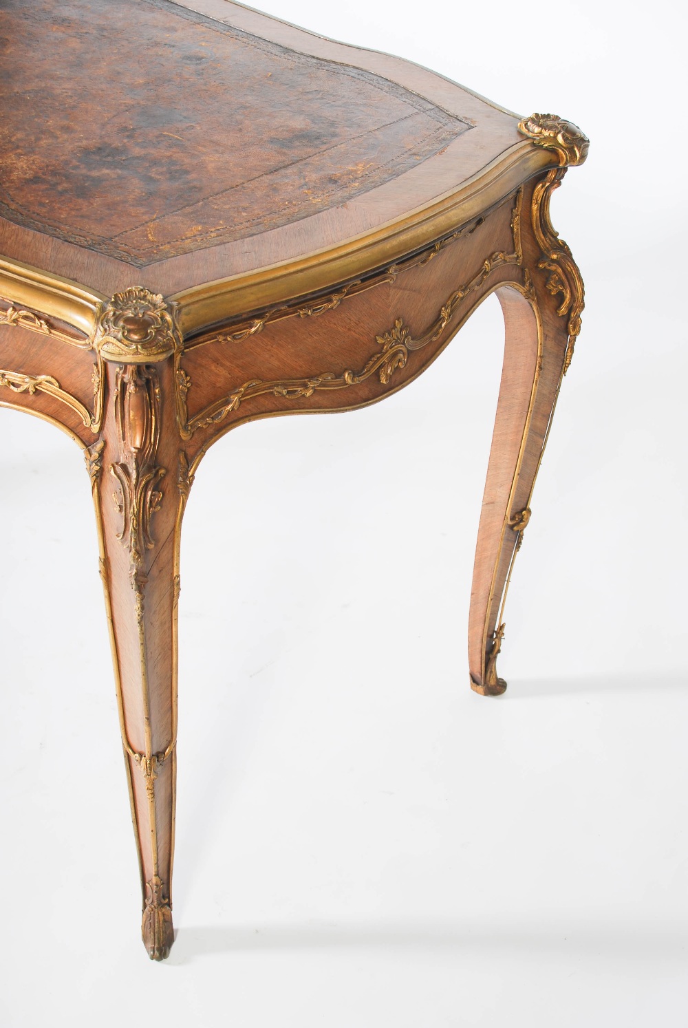 A late 19th century Continental kingwood and gilt metal mounted bureau plat in the Louis XV style, - Image 6 of 6