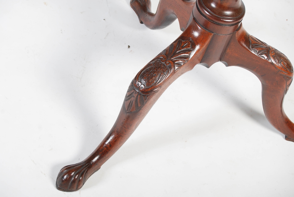 A George III mahogany occasional table, the hinged circular top with a pie-crust edge raised on a - Image 4 of 5