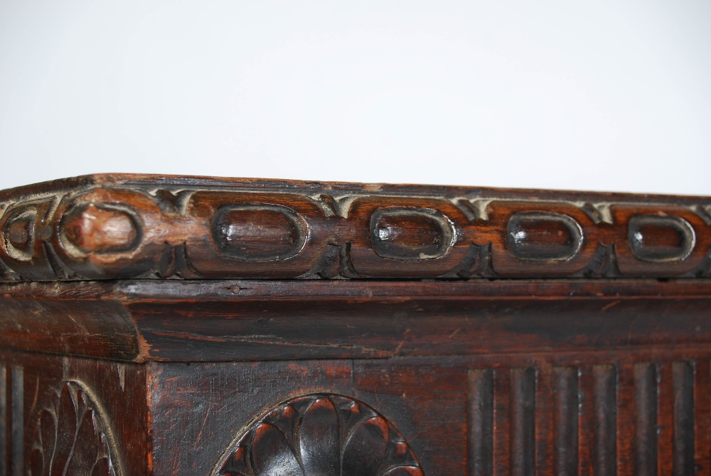 An early 20th century George III style mahogany serving table, the rectangular top with an oval - Image 5 of 7