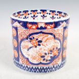 A Japanese Imari jardiniere, late 19th/early 20th century, decorated with oval and circular shaped