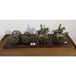 Metal gun carriage & horse figurine - Battle of Waterloo