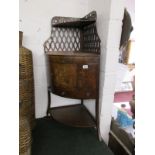 Georgian mahogany corner cabinet