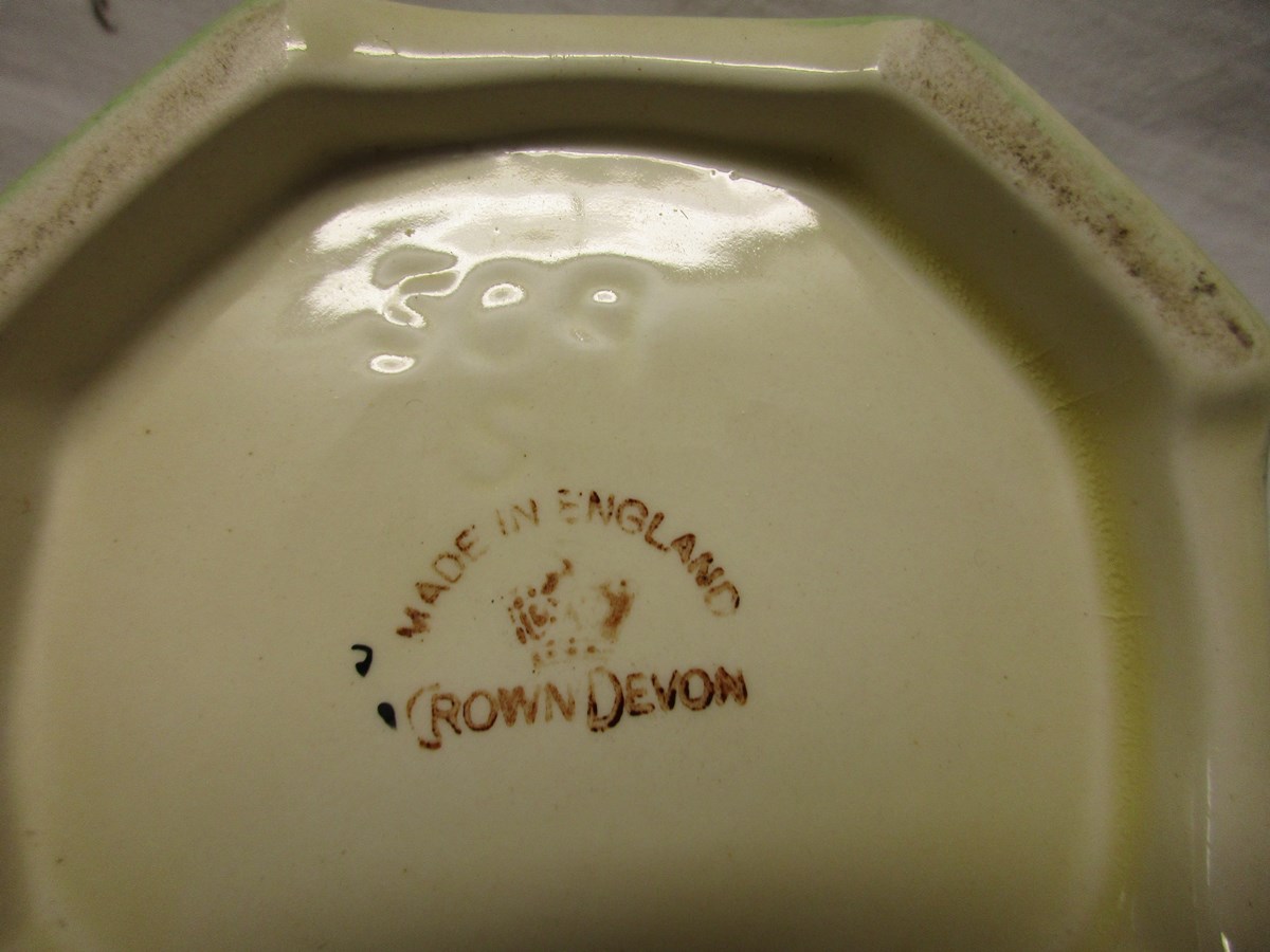 Crown Devon 'Bumble bee' honey pot with cover - Image 2 of 2