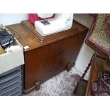 Oak cased singer sewing machine