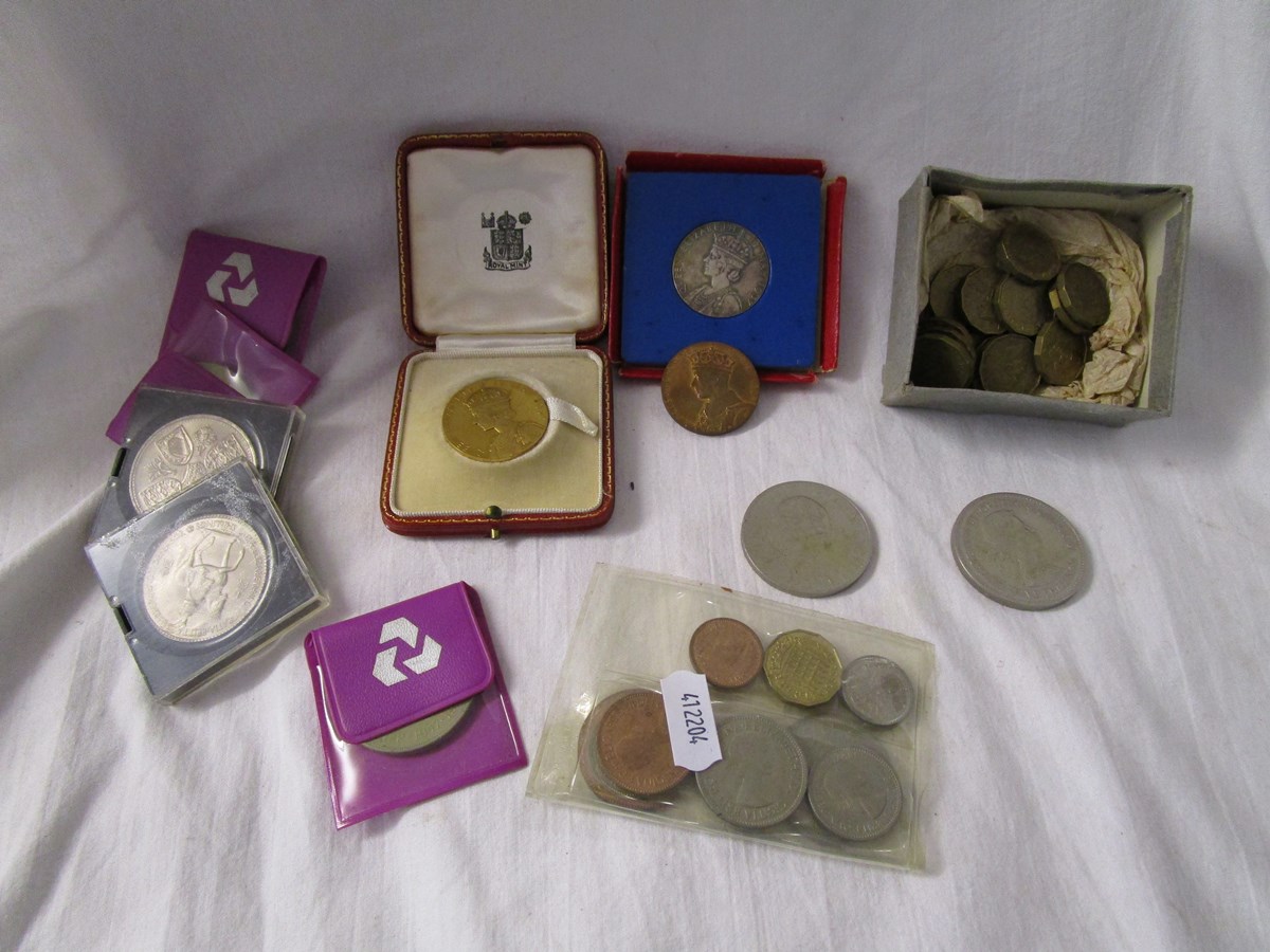 Collection of coins, to include threepenny bits