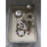 Tray of collectables to include silver