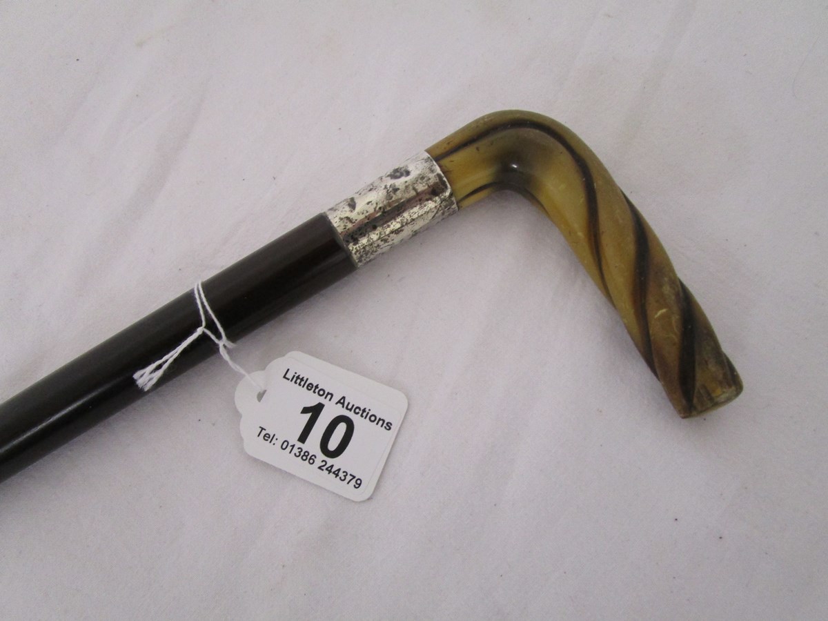 Silver collared walking cane with horn handle