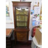 Fine Edwardian inlaid mahogany glazed cabinet