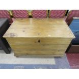 Large pine blanket box