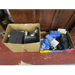 2 boxes of cameras and equipment - Full details with lot