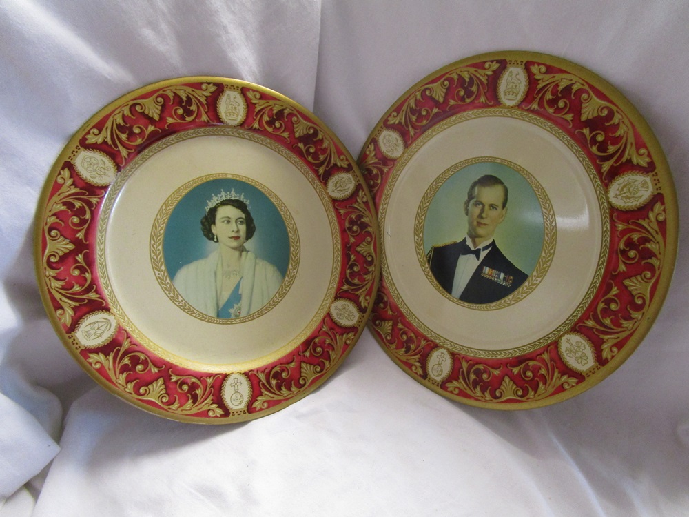 2 1950s commemorative plates depicting Queen Elizabeth II and Prince Phillip