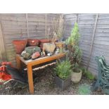 Large collection of garden pots & ornaments