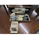 2 boxed cutlery sets