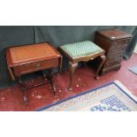 Small chest of drawers, stool & sofa table