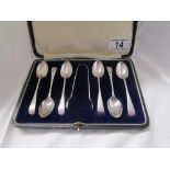 Cased silver teaspoons & sugar nips