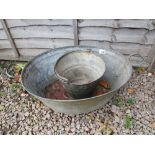 Small tin bath & bucket