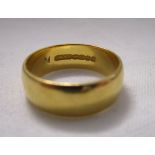 22ct gold band - Approx 5.6g
