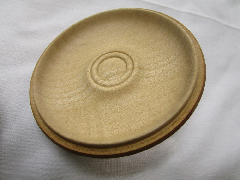 Small treen pin dish with cover by Gordon Russell (Made by Mr Ronald Pepper) - Image 5 of 6