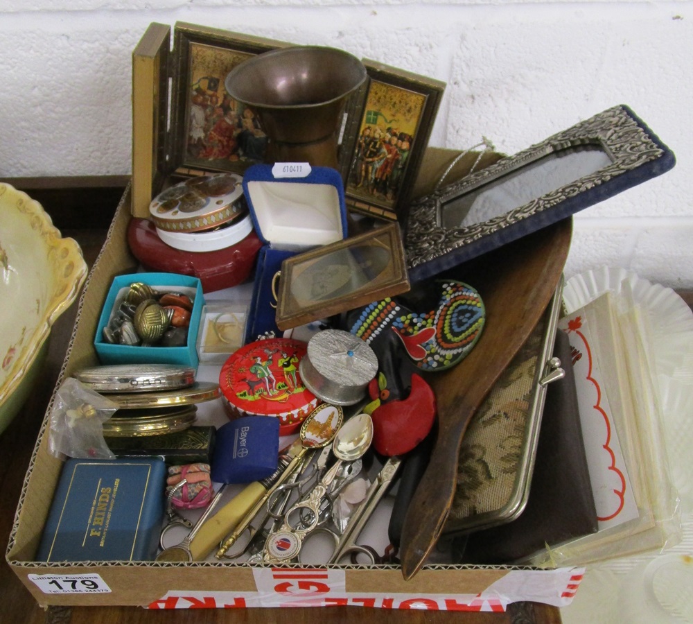 Box of collectables to include ladies items, photo frames etc