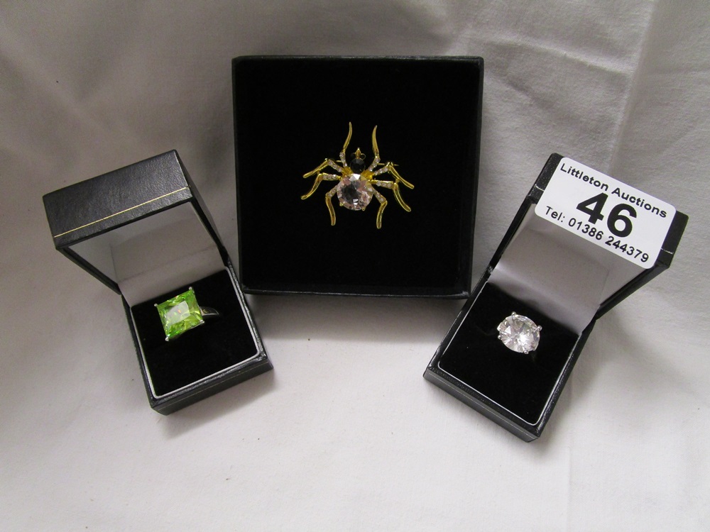 2 silver & paste rings with a spider brooch