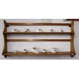 Plate rack with collection of Royal Albert - Old Country Roses