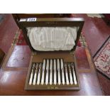 Boxed Mappin & Webb mother-of-pearl fruit set