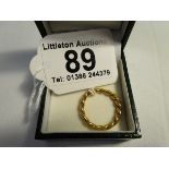 22ct twisted gold ring - Approx 4.8g