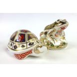 A cased 1998 Royal Crown Derby paperweight modelled as 'Old Imari Frog' by Julie Towell,