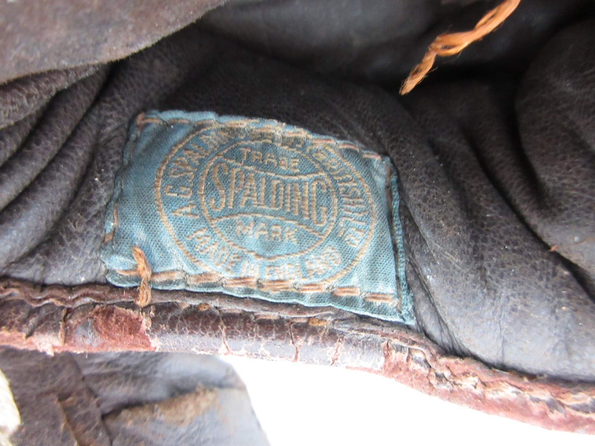 Boxing Interest: A pair of mid 20th century Spalding leather boxing gloves used by Randolph Turpin - Image 4 of 5