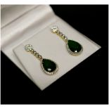 A PAIR OF 18CT YELLOW GOLD, DIAMOND, AND EMERALD DROP PENDANT EARRINGS,