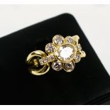 DIAMOND CLUSTER RING, yellow gold, 1.39ct total.