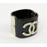 CHANEL CUFF BRACELET, gold toned clasp and hinges, conjoined 'CC' mounted logo,