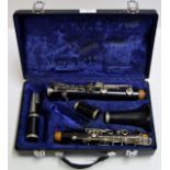 VINTAGE CLARINET WITH CARRY CASE