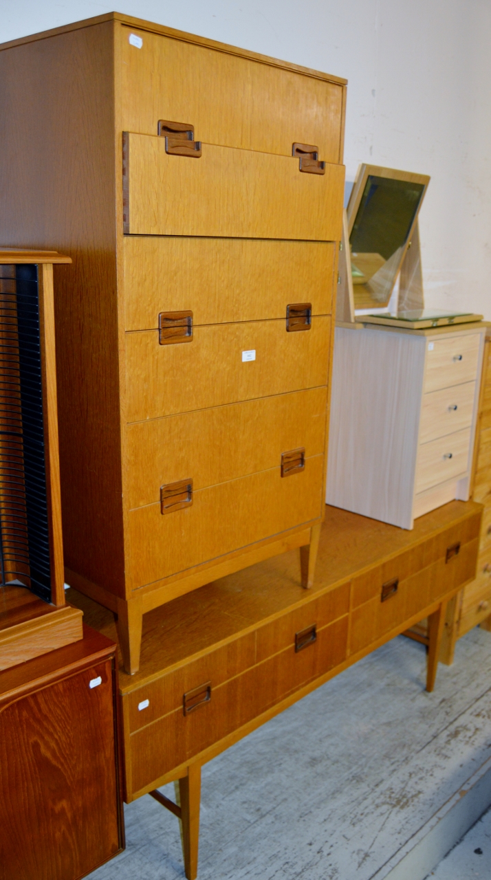 2 PIECE TEAK BEDROOM SET COMPRISING 6 DRAWER CHEST & 4 DRAWER DRESSING TABLE