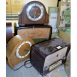 2 VINTAGE RADIOS & 2 MANTLE CLOCKS