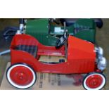 GREAT GIZMOS CHILDS PEDAL CAR IN RED (IN BOX, AS NEW)