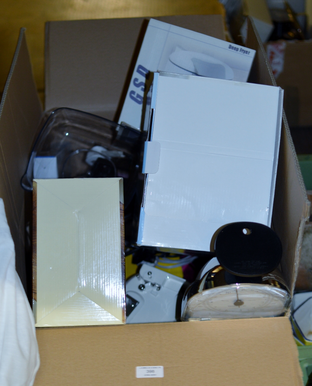 BOX CONTAINING KITCHEN SCALES, COFFEE GRINDER, KENWOOD MIXER & GENERAL HOUSEHOLD ITEMS