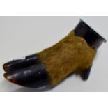 NOVELTY EPNS MOUNTED SNUFF MULL FORMED FROM A STAGS HOOF INSCRIBED "D&S STAGHOUNDS, SEPTEMBER